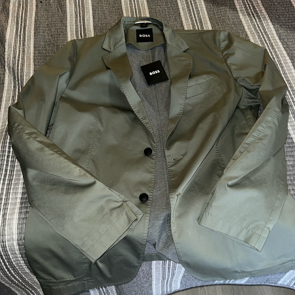 Business casual, kaki green,  44L.